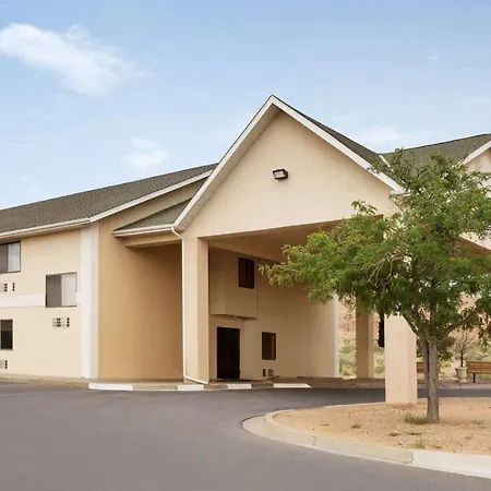 Travelodge By Wyndham Belen